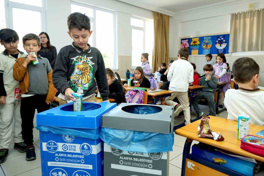 Alanya Belediyesi’nin Sıfır Atık Eğitimleri Sürüyor