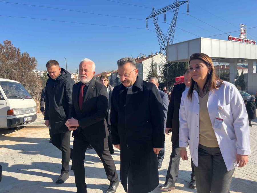 Vali Aksoy Yunus Emre Devlet Hastanesi’nin Yeni Otoparkını İnceledi