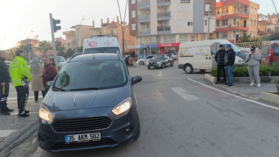 Bisiklet Sürücüsü Çocuk Araca Çarpmamak İçin Bisikleti Devirdi