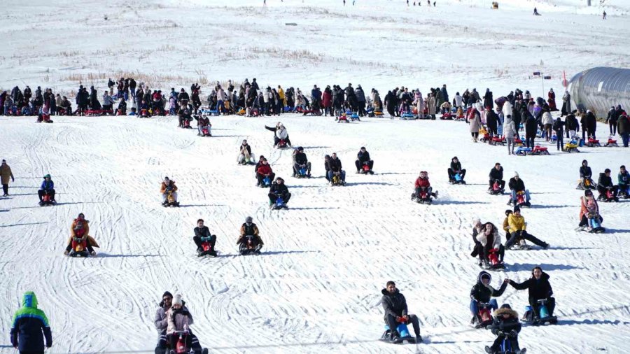 Erciyes’i 2 Haftada 200 Bin Kişi Ziyaret Etti