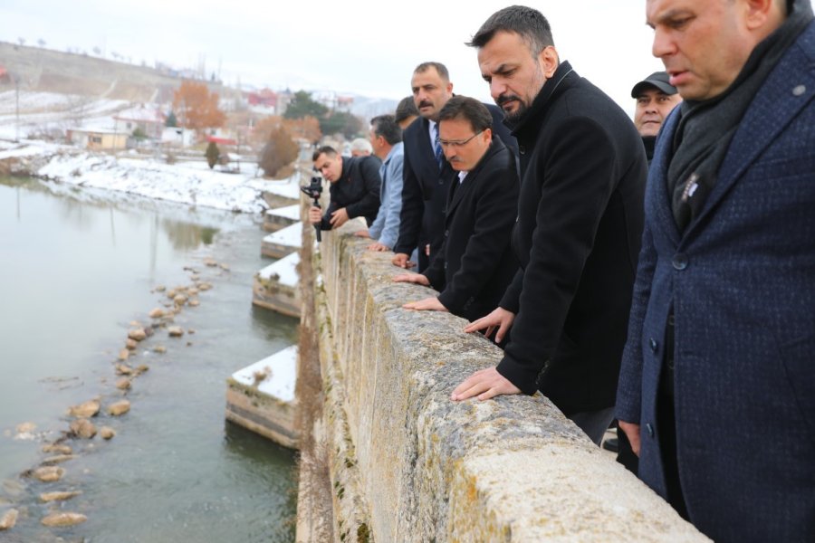 Vali Çiçek’ten Sarıoğlan Ve Özvatan İlçesinde Ziyaret