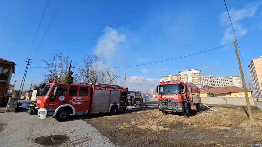 Kayseri’de Evde Çıkan Yangın İtfaiye Ekiplerince Söndürüldü