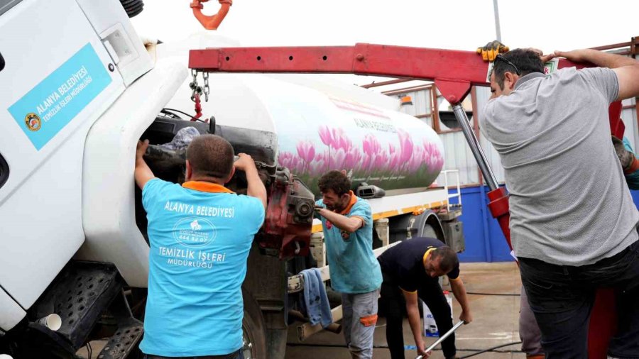 Alanya Belediyesi, Belediyeye Ait Araçları Bakıma Aldı