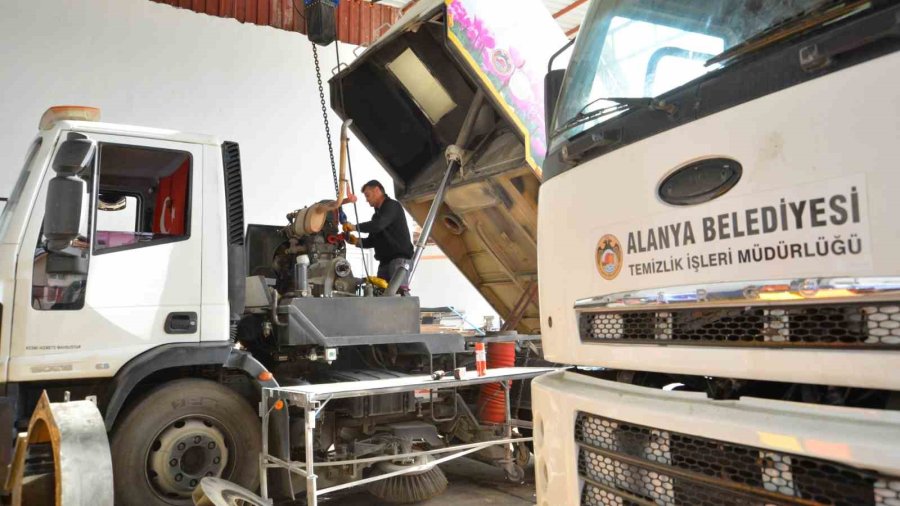 Alanya Belediyesi, Belediyeye Ait Araçları Bakıma Aldı