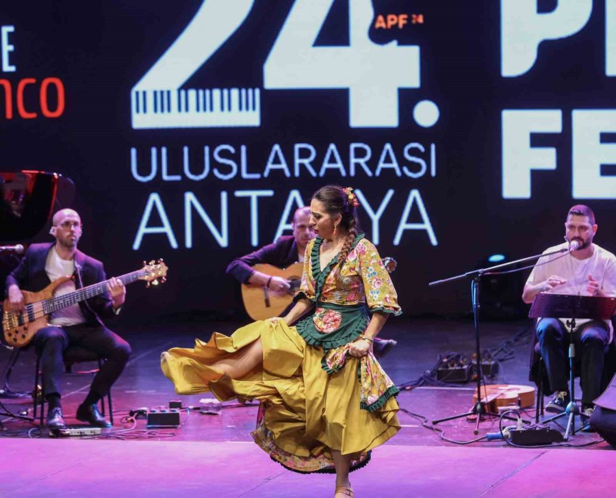 Piyano Festivali Flamenko Ateşiyle Aydınlandı