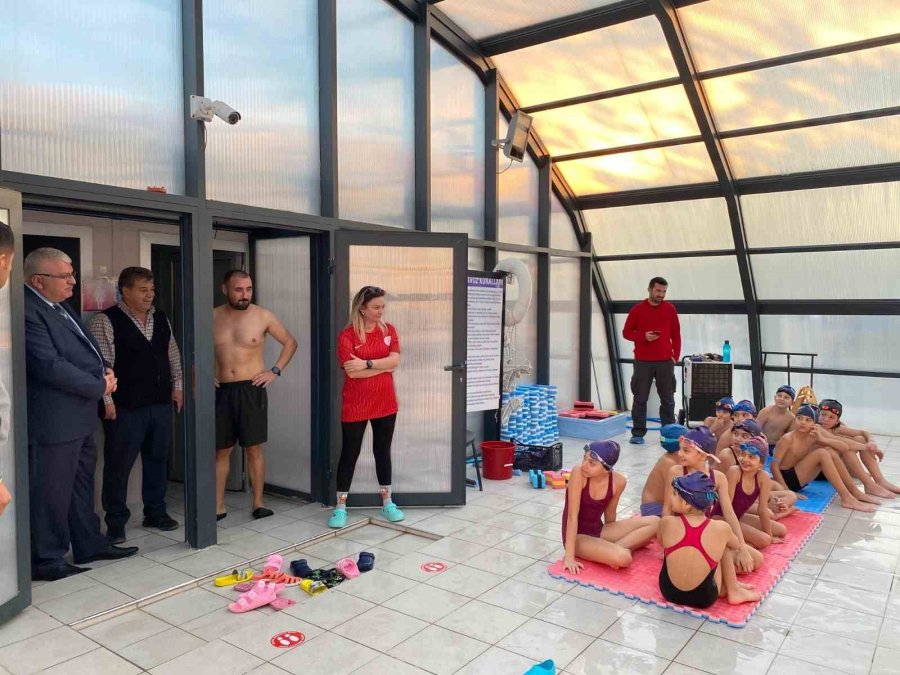 Kumluca Kaymakamı Spor Salonlarını Denetledi