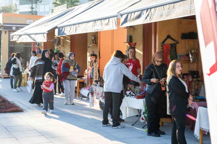 Mersin’de Üretici Kadınlar, Yılbaşı Stantlarında El Emeği Ürünlerini Sergiliyor