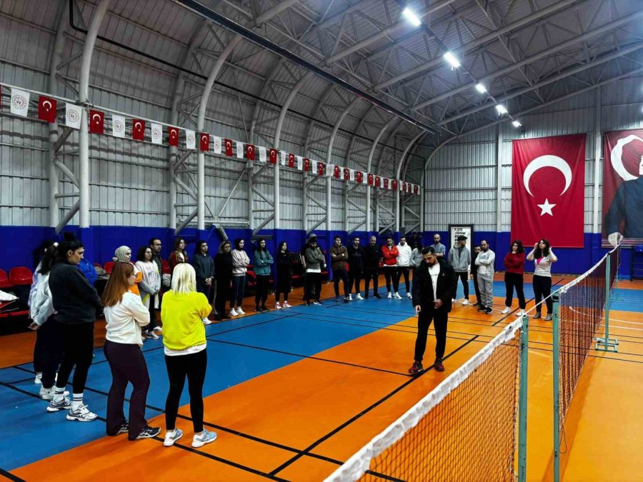 Badminton 1. Kademe Temel Antrenör Kursu Kayseri’de Yapılıyor