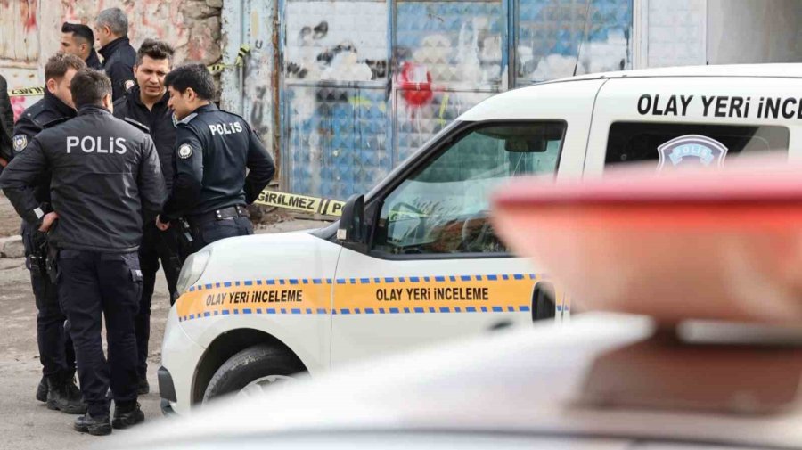 Aksaray’da Girdikleri Evden 115 Bin Liralık Altın Çalan 3 Kadın Tutuklandı