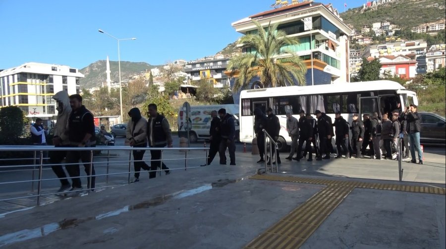 Alanya’da Yasa Dışı Bahis Operasyonu: 13 Gözaltı