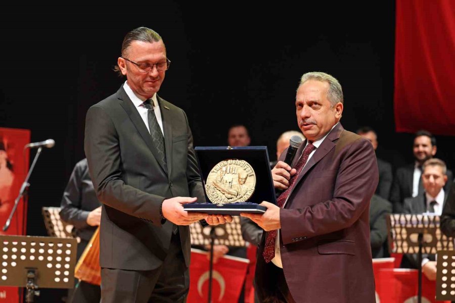 Talas’ta Atatürk’e Özel Muhteşem Konser