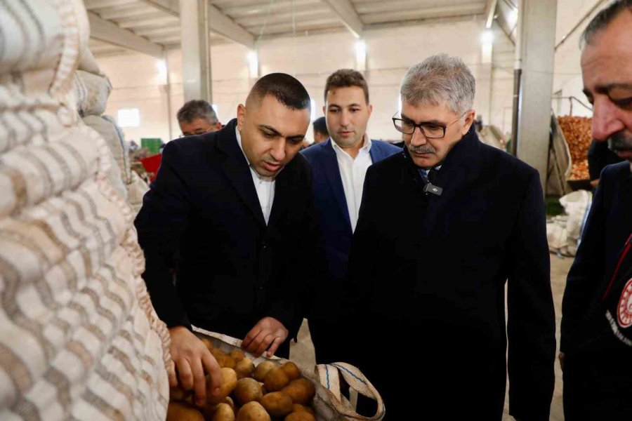 Vali Cahit Çelik, Patates Depolama Ve Paketleme Alanında İncelemelerde Bulundu