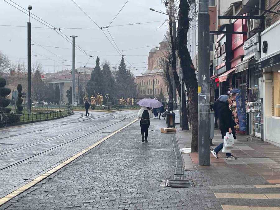 Eskişehir’de Yağış Etkili Oldu