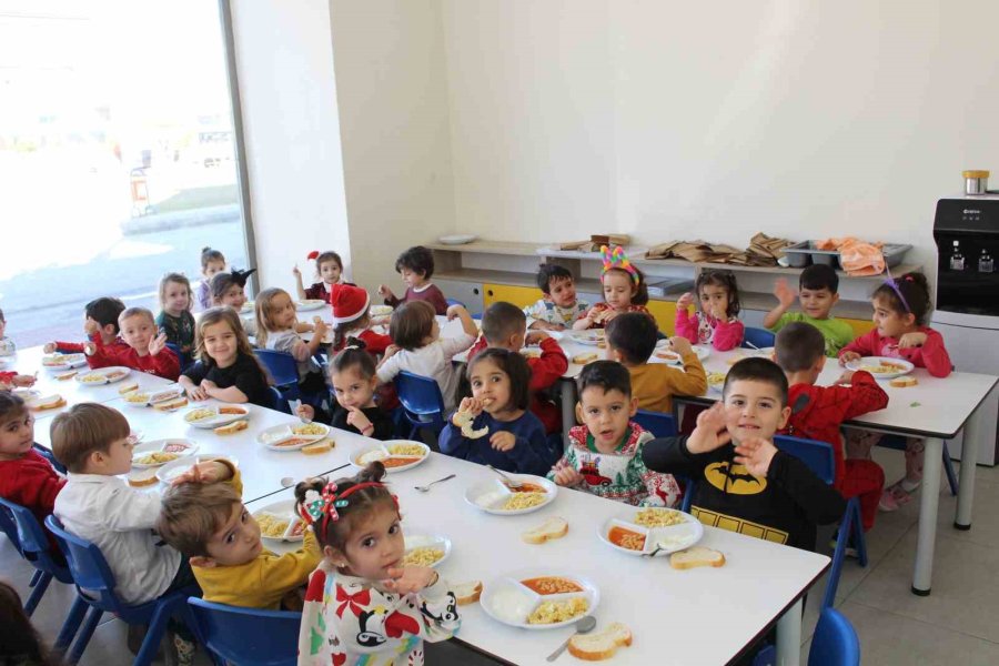 Antalya Büyükşehir Belediyesi Sosyal Destekleriyle Hayatlara Dokunuyor