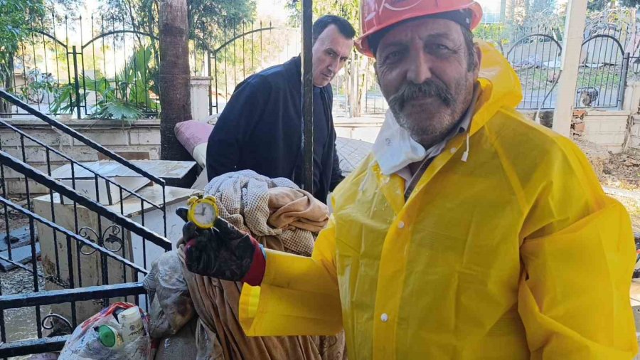 Manavgat Ta Dün Yaşanan Sel Felaketinin Yaraları Sarılmaya Başladı