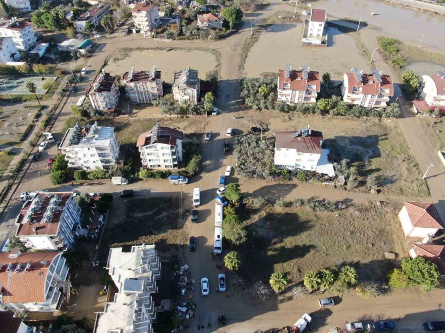 Manavgat Ta Dün Yaşanan Sel Felaketinin Yaraları Sarılmaya Başladı