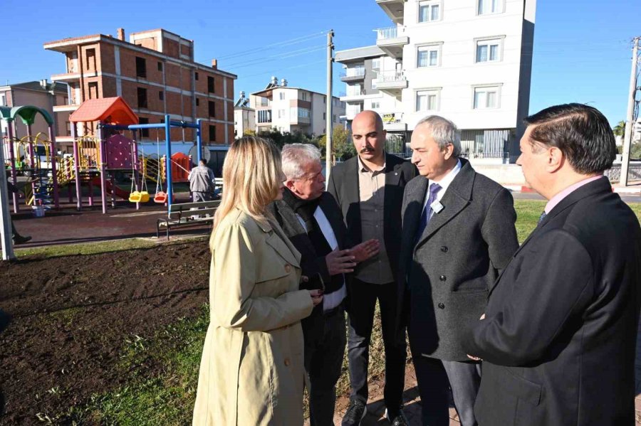 Kepez Belediyesi Hizmet İçin Bürokratları İle Sahada