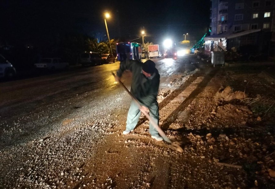 Başkan Özçelik: "her Durumda Halkımızın Yanındayız"