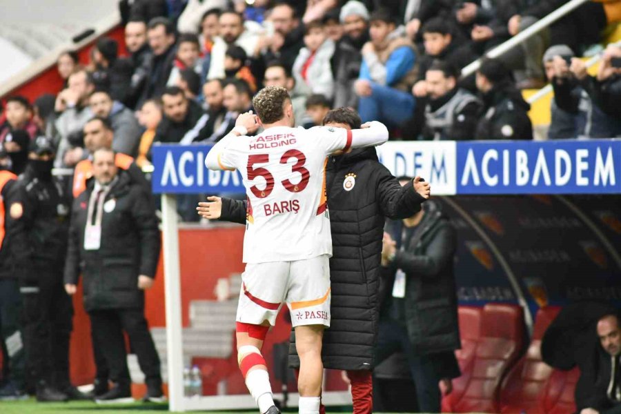 Trendyol Süper Lig: Kayserispor: 1 - Galatasaray: 2 (ilk Yarı)