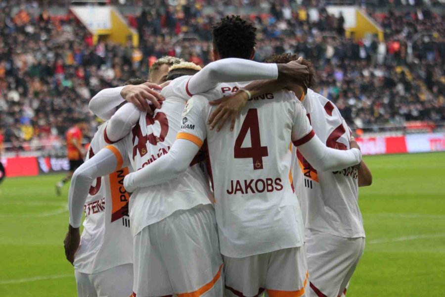 Trendyol Süper Lig: Kayserispor: 1 - Galatasaray: 1 (maç Devam Ediyor)