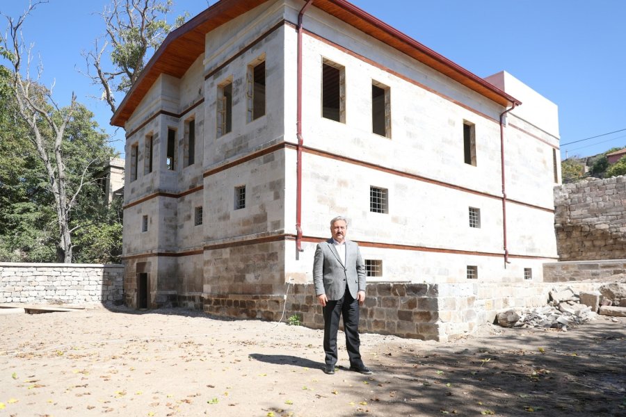 Melikgazi Belediyesi Tarihe Işık Tutuyor