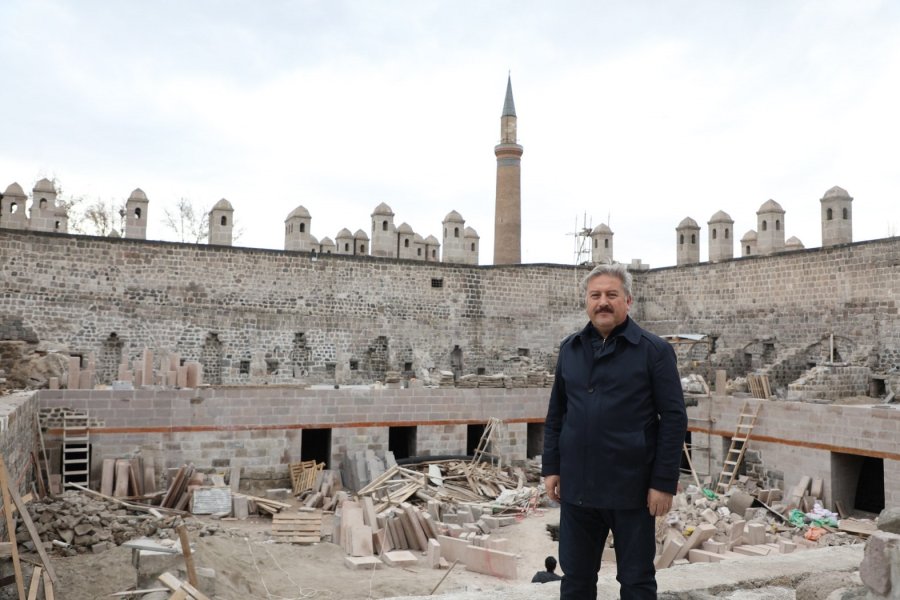 Melikgazi Belediyesi Tarihe Işık Tutuyor