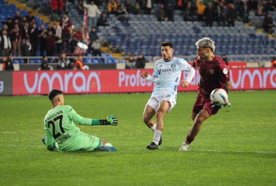 Trendyol Süper Lig: Atakaş Hatayspor: 1 - Adana Demirspor: 0 (ilk Yarı)