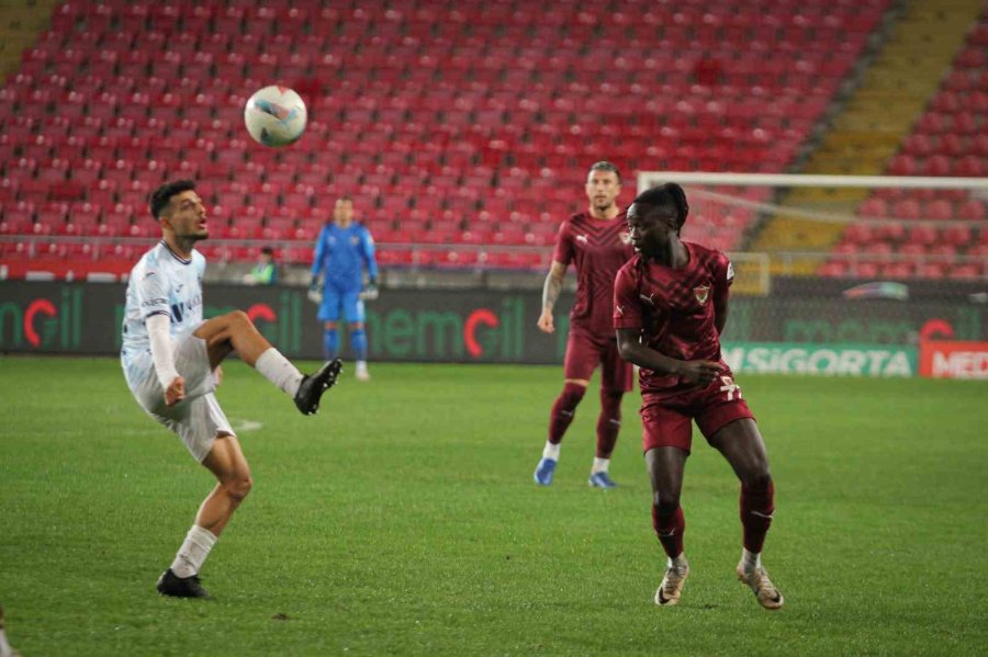 Trendyol Süper Lig: Atakaş Hatayspor: 1 - Adana Demirspor: 0 (ilk Yarı)