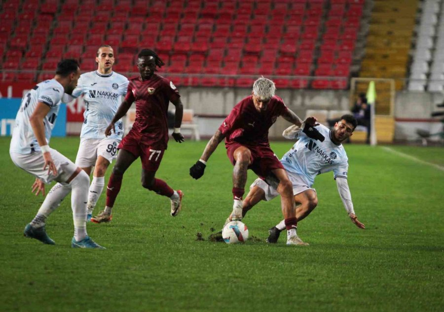 Trendyol Süper Lig: Atakaş Hatayspor: 1 - Adana Demirspor: 0 (ilk Yarı)