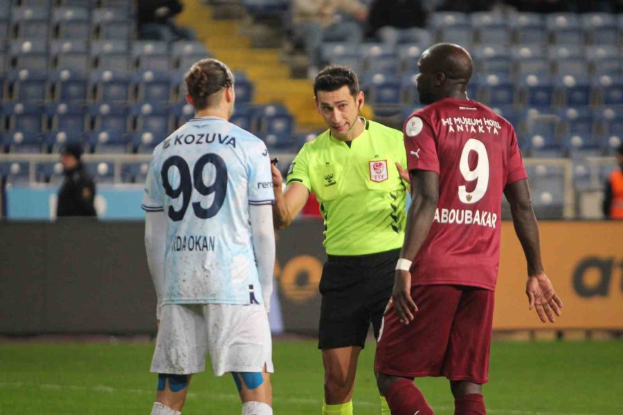 Trendyol Süper Lig: Atakaş Hatayspor: 1 - Adana Demirspor: 0 (ilk Yarı)