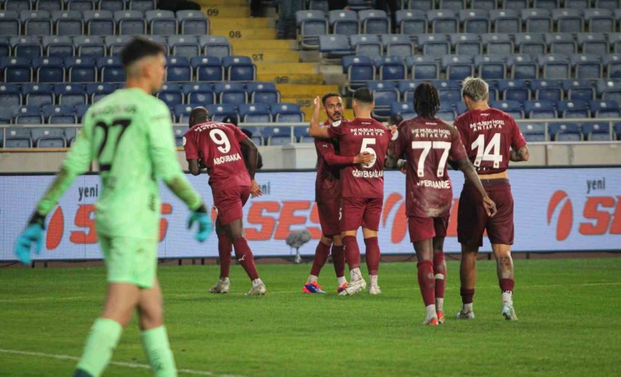 Trendyol Süper Lig: Atakaş Hatayspor: 1 - Adana Demirspor: 0 (ilk Yarı)