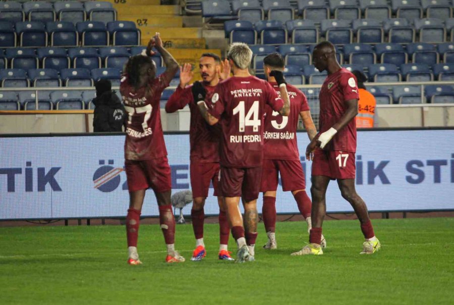 Trendyol Süper Lig: Atakaş Hatayspor: 1 - Adana Demirspor: 0 (ilk Yarı)