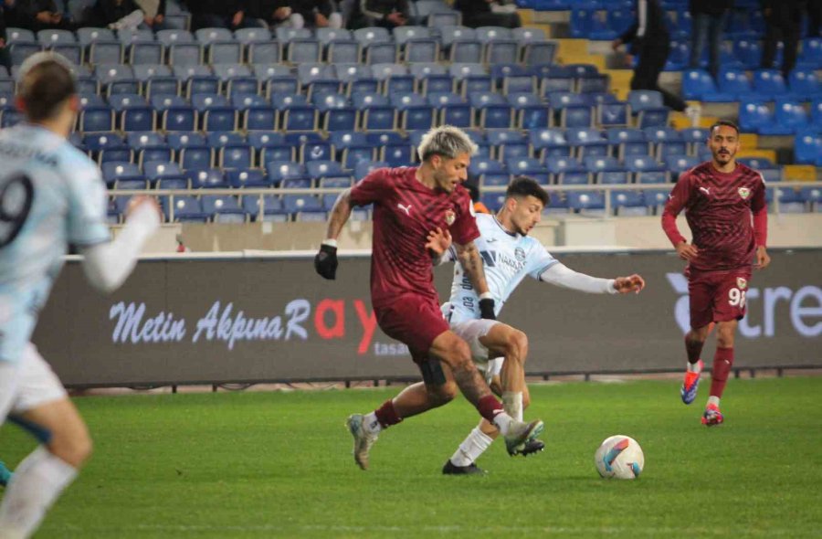 Trendyol Süper Lig: Atakaş Hatayspor: 1 - Adana Demirspor: 0 (ilk Yarı)