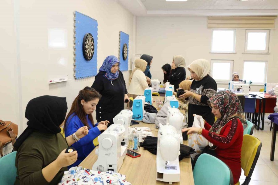 Yahyalı’da Tekstil Fabrikası İçin İstihdam Garantili Kurs Açıldı