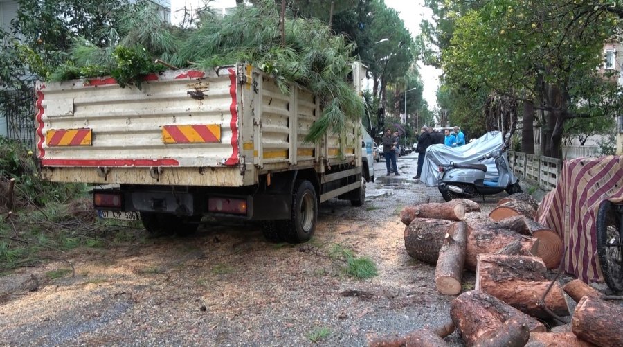 Alanya’da Sağanak Yağışın Etkisi Gündüz Ortaya Çıktı