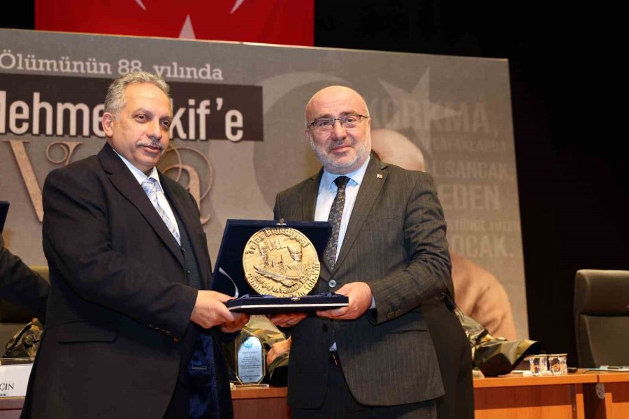 Mehmet Akif Ersoy’a Talas’ta Vefa