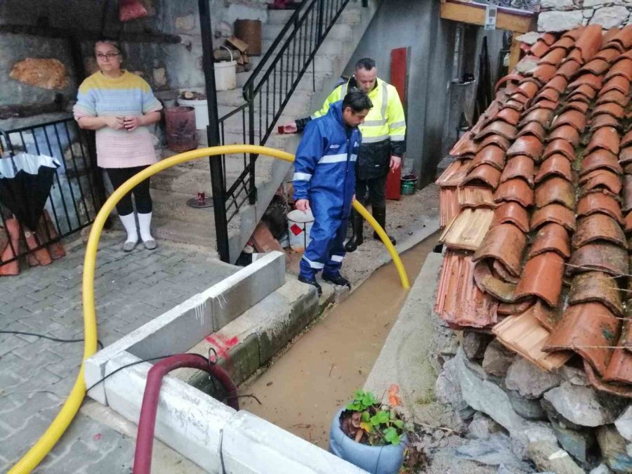 Turuncu Kod Uyarılı Antalya’da 206 Vakaya Müdahale Edildi