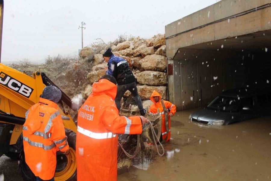 Turuncu Kod Uyarılı Antalya’da 206 Vakaya Müdahale Edildi