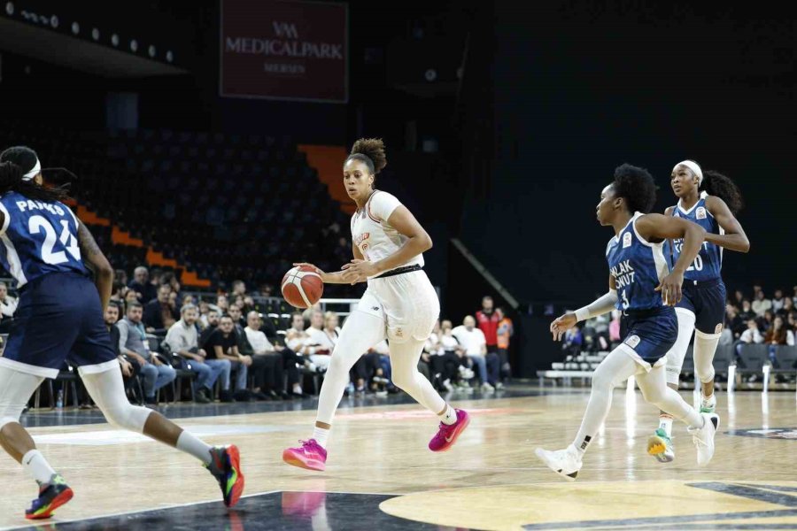 Türkiye Kadınlar Basketbol Ligi: Çbk Mersin: 83 - Emlak Konut: 82