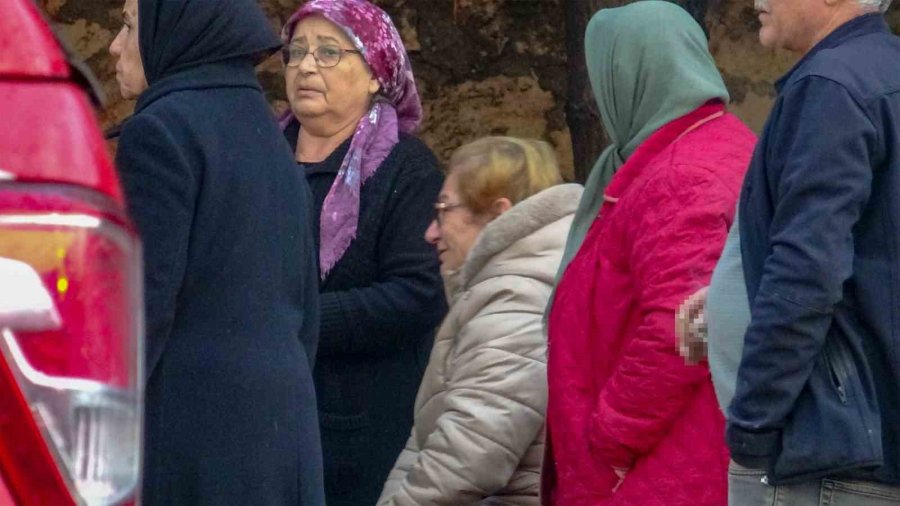 Falezden Düşen Otomobili Bulmak İçin Her Yol Deneniyor