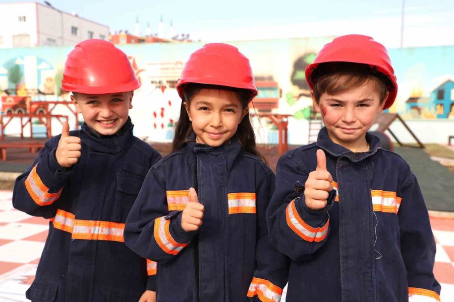 Öğrenciler İtfaiyecilik Mesleğini Yakından Tanıdı