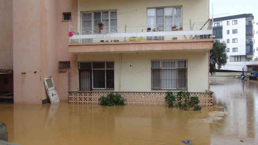 Mersin’de Akkuyu Nükleer Güç Santralinde Çalışan Rus Vatandaş Sel Mağduru Oldu