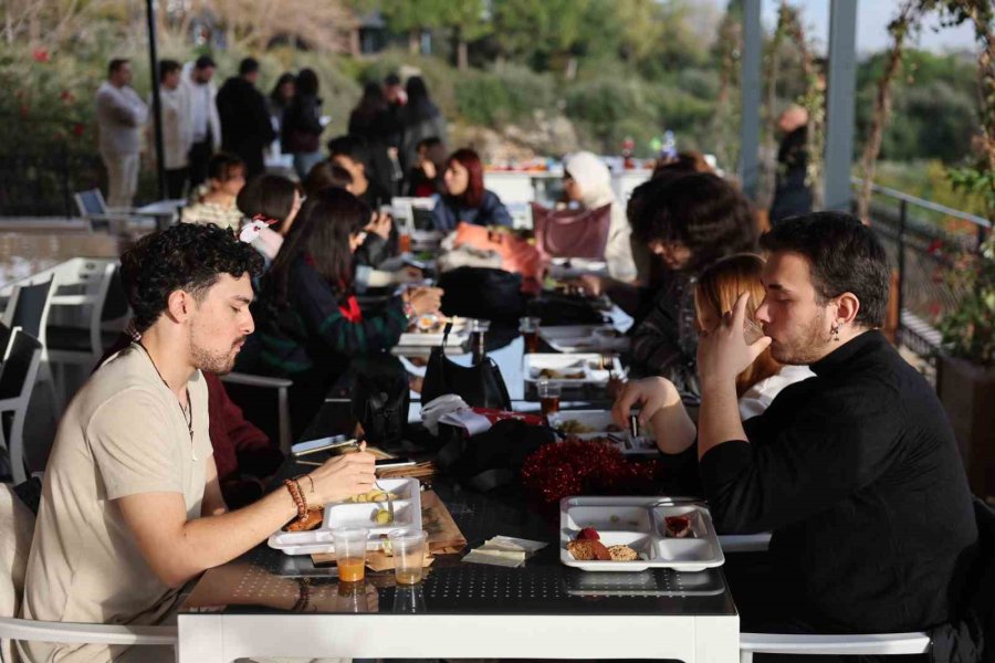 Antalya’da Gençlik Merkezi Açıldı