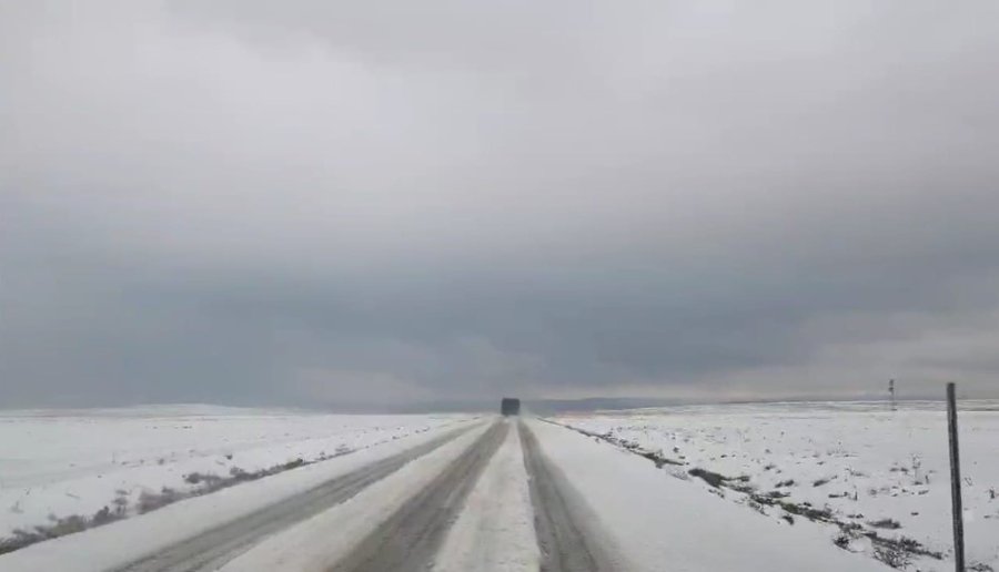 Konya’da Dolu Yağışı Etkili Oldu, Mahalle Beyaza Büründü