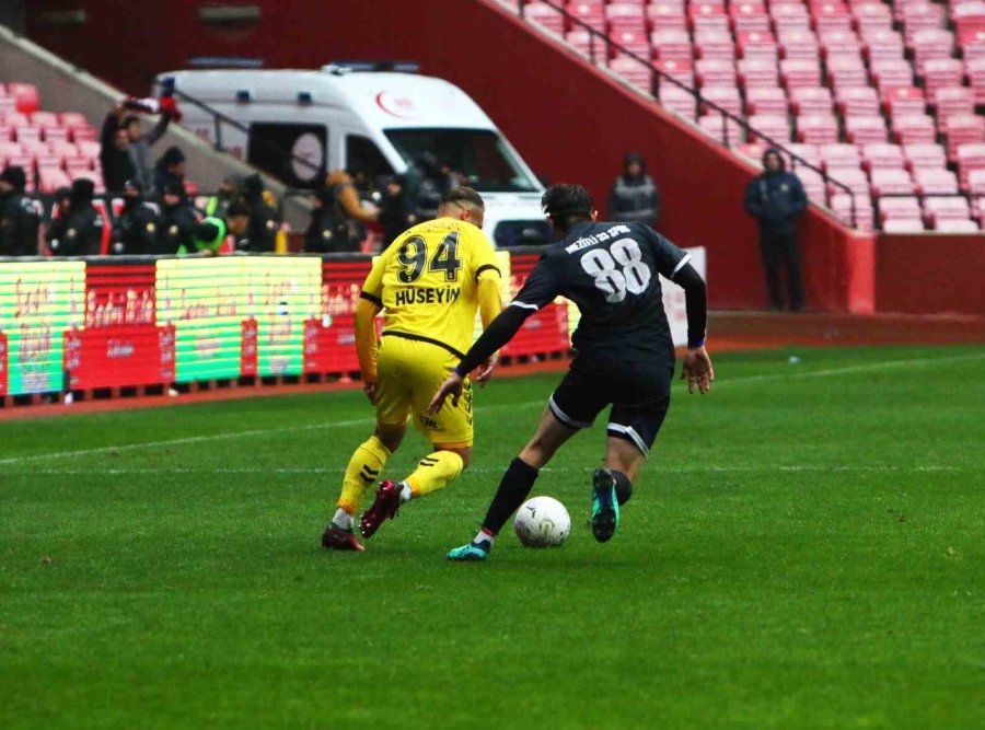 Eskişehirspor, Evinde Gol Oldu Yağdı: 6-0