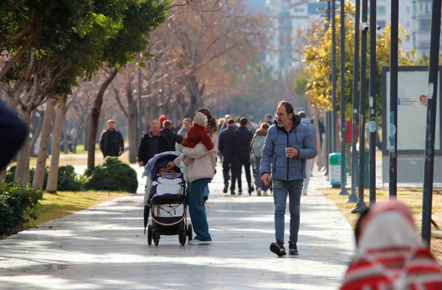 Yağmur Bulutlarının Arasındaki Işık Hüzmesi Hayran Bıraktı