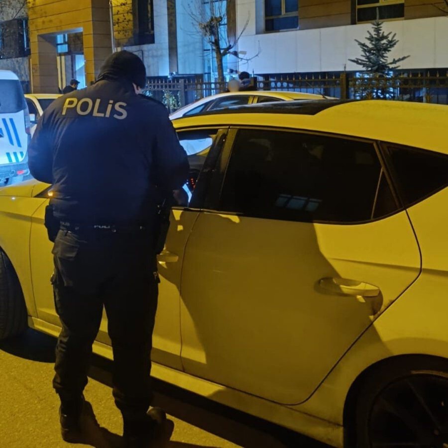 Polis Ve Bekçi Ekiplerinin Denetiminde Yüzlerce Kişi Ve Araç Kontrol Edildi