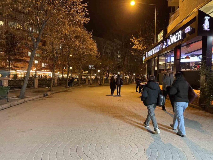 Yılbaşı Öncesi Kent Merkezinde Beklenen Yoğunluk Oluşmadı