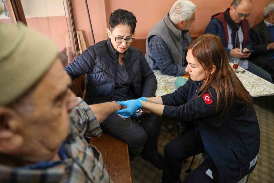 Alanya’da Evde Sağlık Taramaları Yılbaşında Da Devam Ediyor