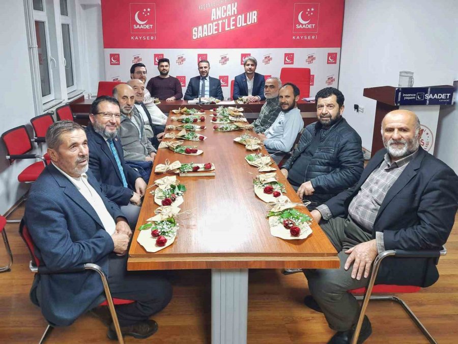 Saadet Partisi’nden Aile Değerlerine Vurgu: Eşlere Çiçek Sürprizi